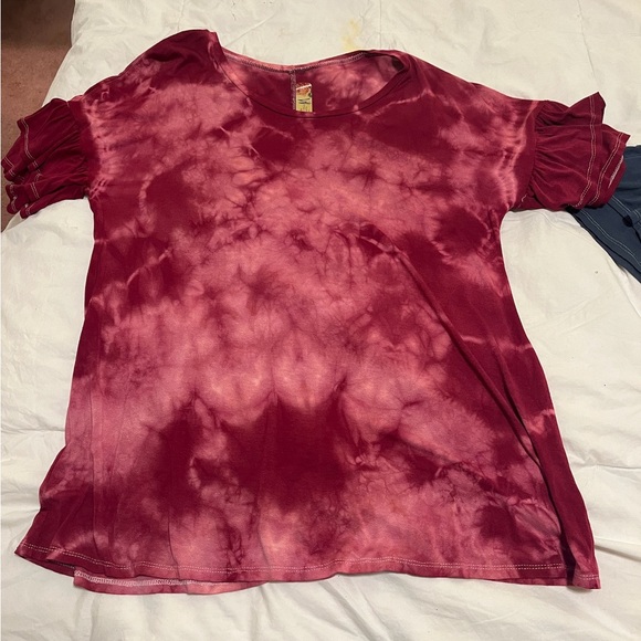 3/$25 NWT Super Comfy Hand Tie-dyed Ruffled Sleeve Rayon T Raspberry - Picture 5 of 5